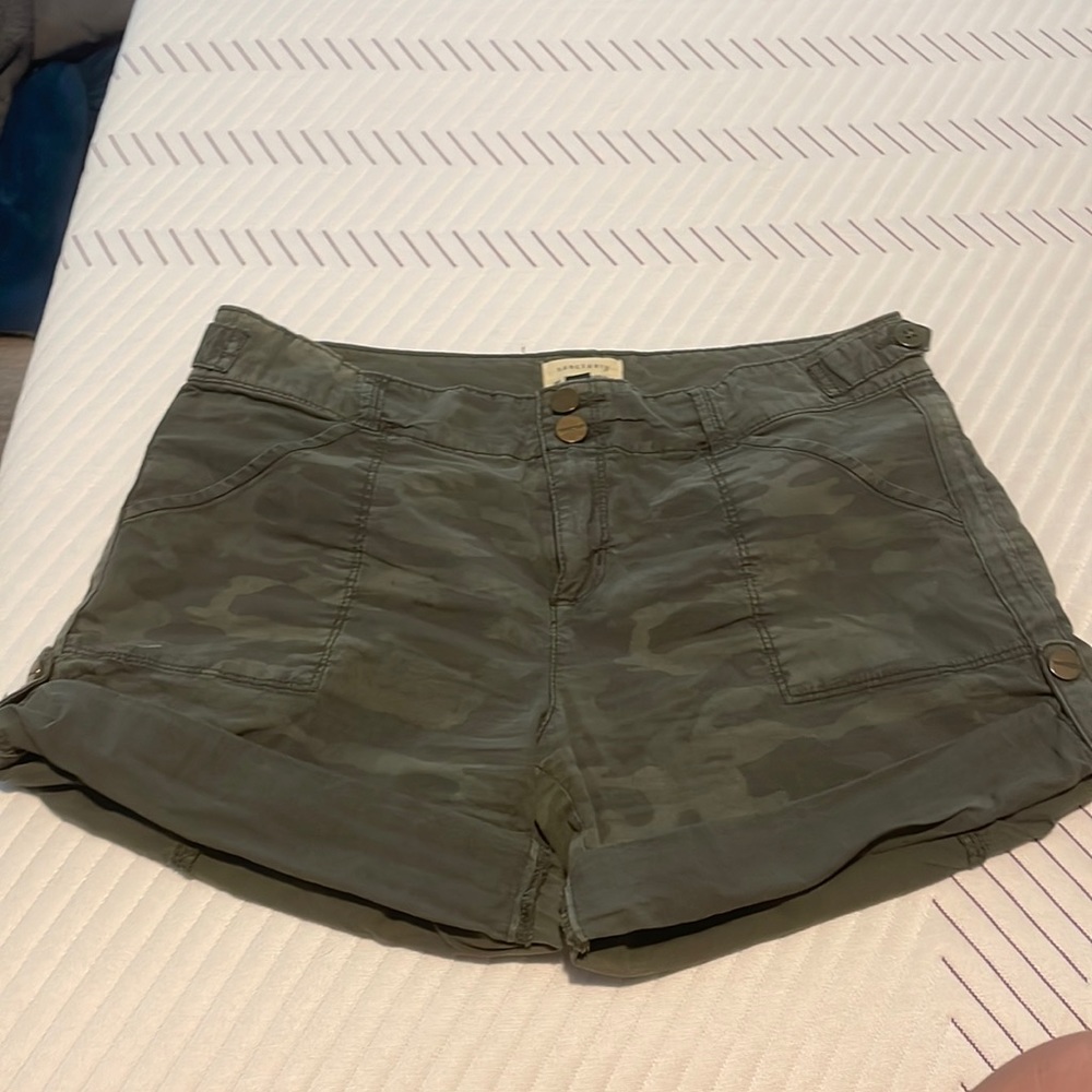Sanctuary Green Camo Utility Roll-up Standard Surplus Shorts